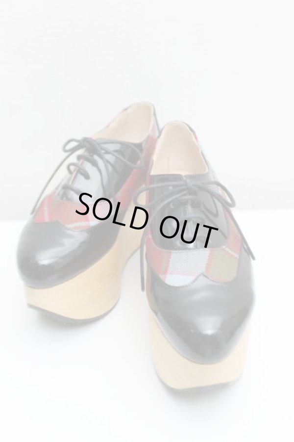 画像1: 【SALE】【3%OFF】ROCKING HORSE GILLIE PATENT TARTAN ヴィヴィアンウエストウッド 中古   20-08-02-040h-1-sh-OD-ZH (1)