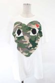画像1: COMME des GARCONS / プリンテッドカモハートＴシャツ L 白ＸカーキＸ赤 I-26-07-29-006-to-SA-ZI (1)