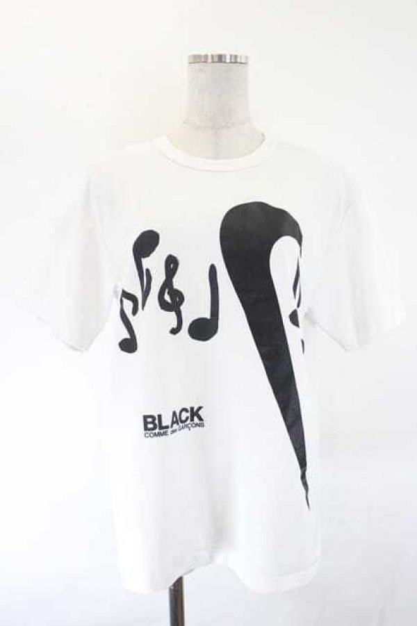画像1: COMME des GARCONS / ＮＩＫＥコラボＴシャツ  白Ｘ黒 I-26-07-29-014-to-SA-ZI (1)