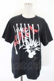 画像1: COMME des GARCONS / プリント半袖Ｔシャツ L 黒Ｘ白Ｘ赤 I-26-07-29-018-to-SA-ZI (1)