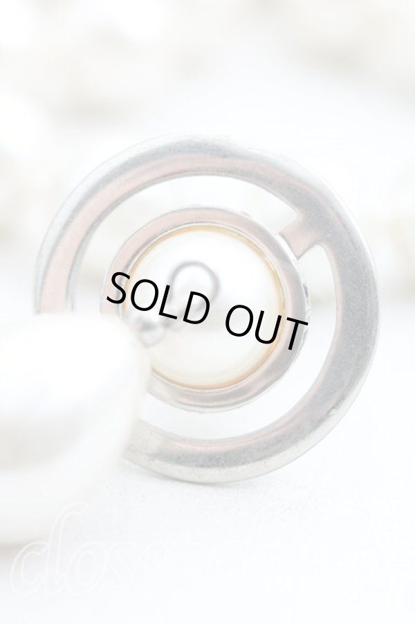 画像4: ヴィヴィアンウエストウッド 中古 / 3連パールドロップチョーカー  シルバー  H-24-10-20-050-nl-OD-ZH (4)