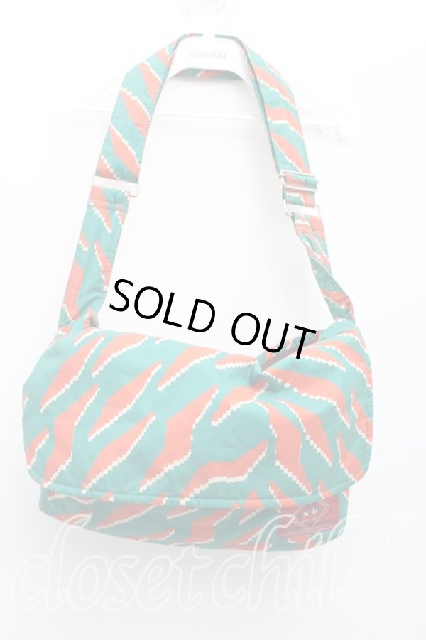 画像2: ヴィヴィアンウエストウッド 中古 / タイガーショルダーバッグ  緑×オレンジ  H-25-05-25-082-ba-IN-ZH (2)