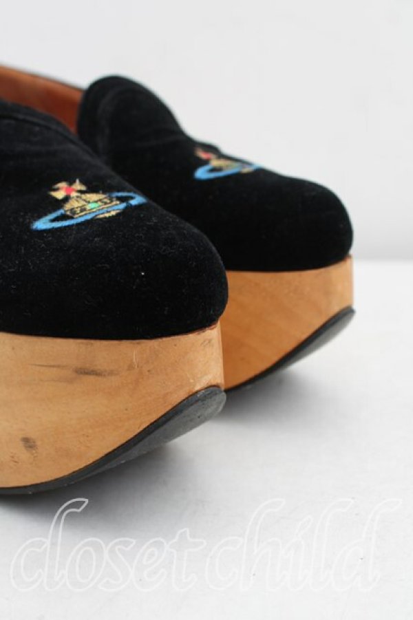 画像7: ヴィヴィアンウエストウッド 中古 / カラーオーブ刺繍ロッキンホース UK6位（24.5cm） 黒  H-25-06-01-141-sh-OD-ZH (7)