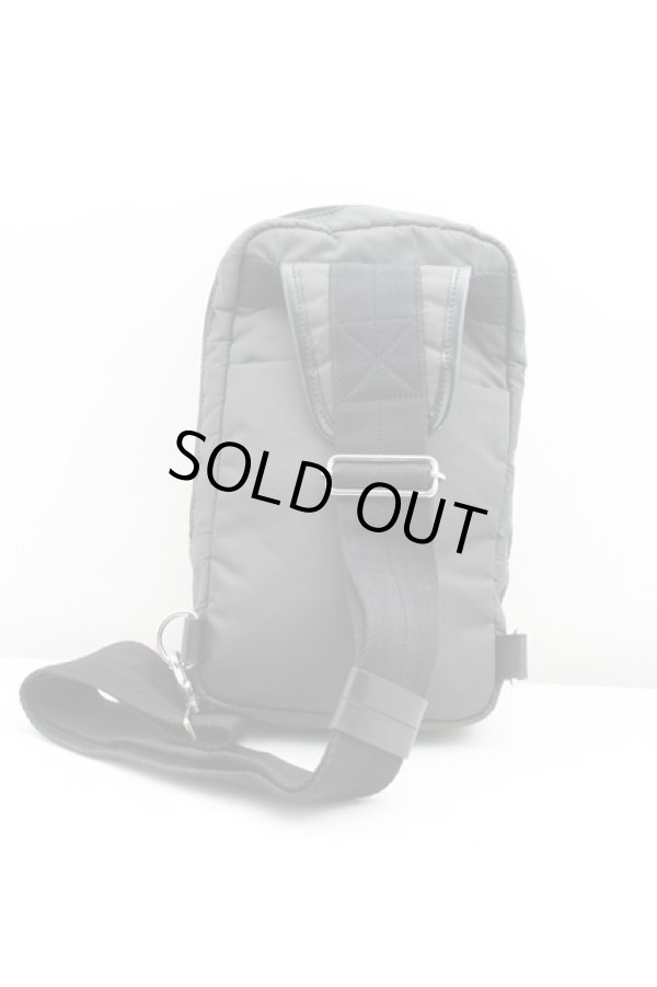 画像2: ヴィヴィアンウエストウッド 中古 / エナメルオーブボディバッグ  黒  H-25-06-08-096-ba-OD-ZH (2)