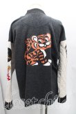 画像2: ヴィヴィアンウエストウッド MAN 中古 / パッチ バーシティジャケット 44(メンズS相当) 灰  H-25-06-22-001-jc-IN-ZH (2)