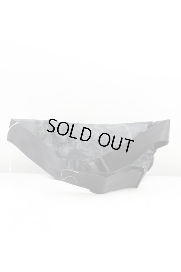 画像2: ヴィヴィアンウエストウッド 中古 / トラベルptボディバッグ  黒  H-25-07-13-056-ba-OD-ZH (2)