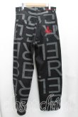 画像2: ヴィヴィアンウエストウッド 中古 / RED LABEL PRINT DENIMリラックスストレートデニム 02（9号相当） 黒  H-25-10-05-009-pa-OD-ZH (2)