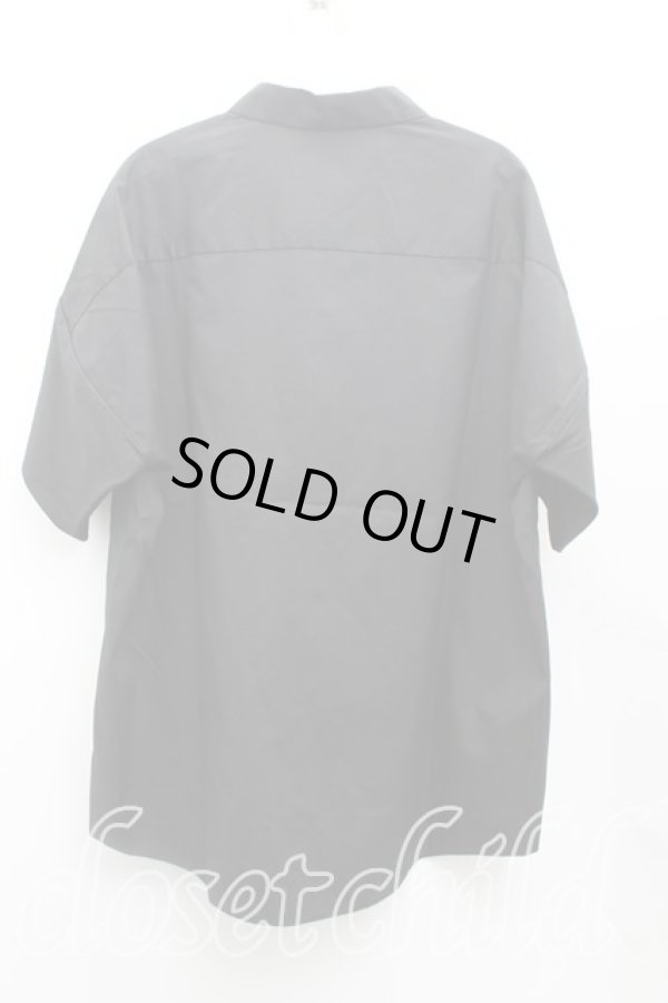 画像2: ヴィヴィアンウエストウッド 中古 / 単色オーブ刺繍比翼半袖シャツ 2（9号相当） 黒  H-25-10-12-054-bl-OD-ZH (2)