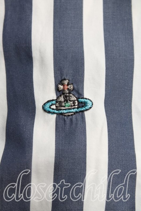 画像6: ヴィヴィアンウエストウッド MAN 中古 / カラーオーブ刺繍ストライプシャツ I(メンズS相当） 紺ｘ白  H-25-10-19-015-bl-OD-ZH (6)