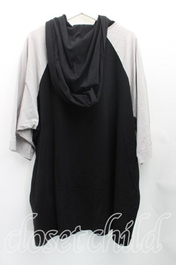 画像2: ヴィヴィアンウエストウッド MAN 中古 / LOGOS EMBROIDERYラグランスリーブフーディカットソー 00(ワンサイズ) 黒×ベージュ  H-25-11-02-024-to-IN-ZH (2)