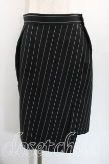 未使用級♡ヴィヴィアン　スカート　プリーツ　オーヴボタン　変形　黒　2 ヴィヴィアンウエストウッド カシミヤ ウール スカート 黒 プリーツ