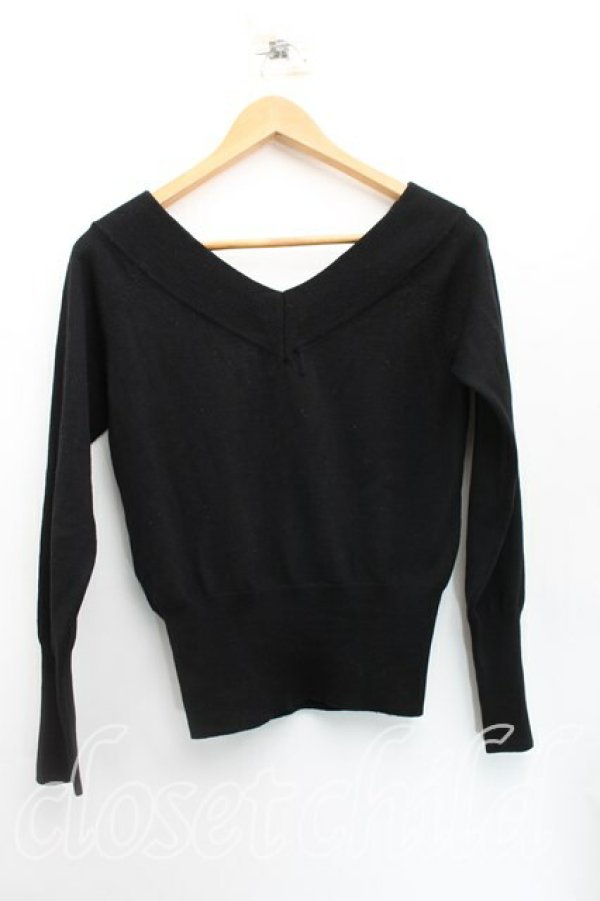 画像2: ヴィヴィアンウエストウッド 中古 / 単色オーブ刺繍Vネックニット 2（9号相当） 黒  H-25-12-28-055-to-OD-ZH (2)