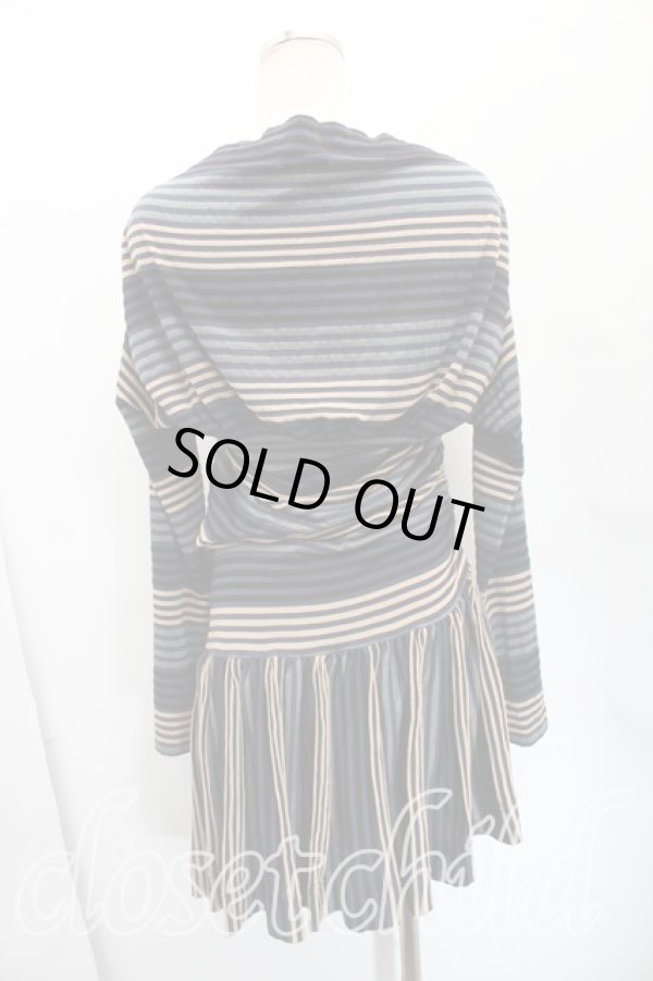 画像2: ヴィヴィアンウエストウッド 中古 / ランダムストライプカットソーワンピース 2（9号相当） 灰  H-25-12-28-007-op-OD-ZH (2)