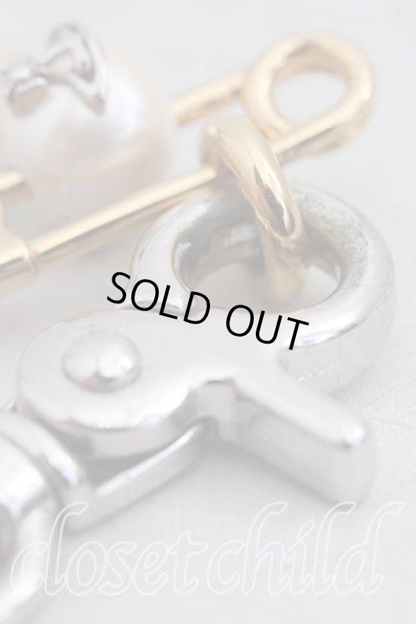 画像4: ヴィヴィアンウエストウッド 中古 / Claudeセーフティパールブレスレット  シルバーｘパール  H-25-12-28-094-ac-OD-ZH (4)