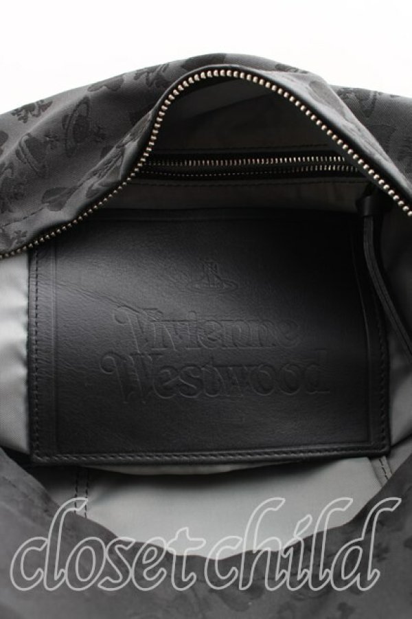 画像4: ヴィヴィアンウエストウッド 中古 / オーブ総柄ナイロンリュックサック  黒  H-25-12-28-096-ba-IN-ZH (4)