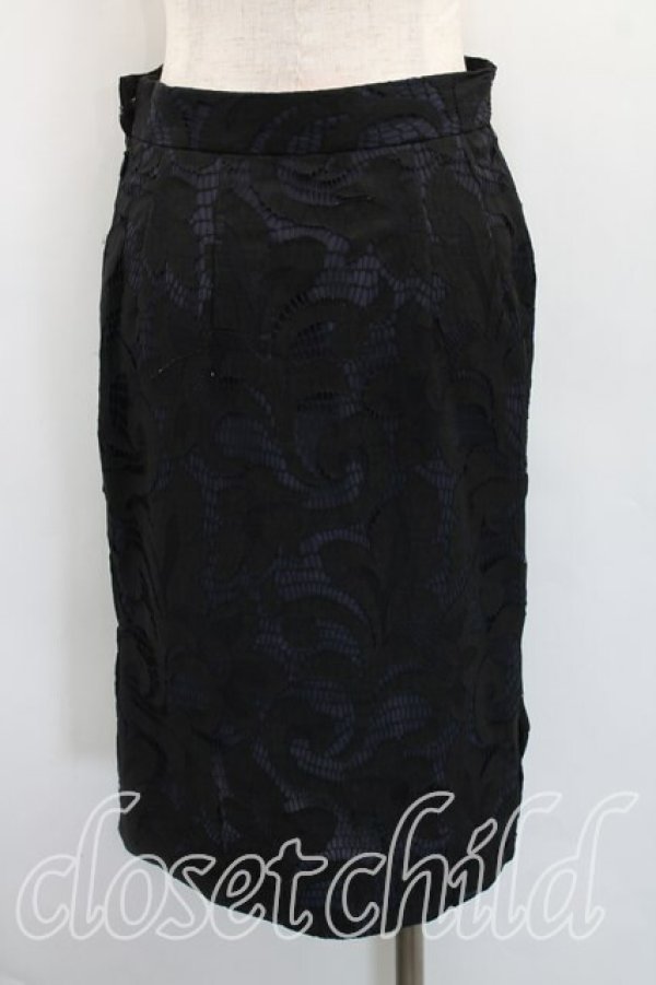 画像2: ヴィヴィアンウエストウッド 中古 / フラワーレーススカート 40（9号相当） 黒  H-26-01-18-026-sk-OD-ZH (2)