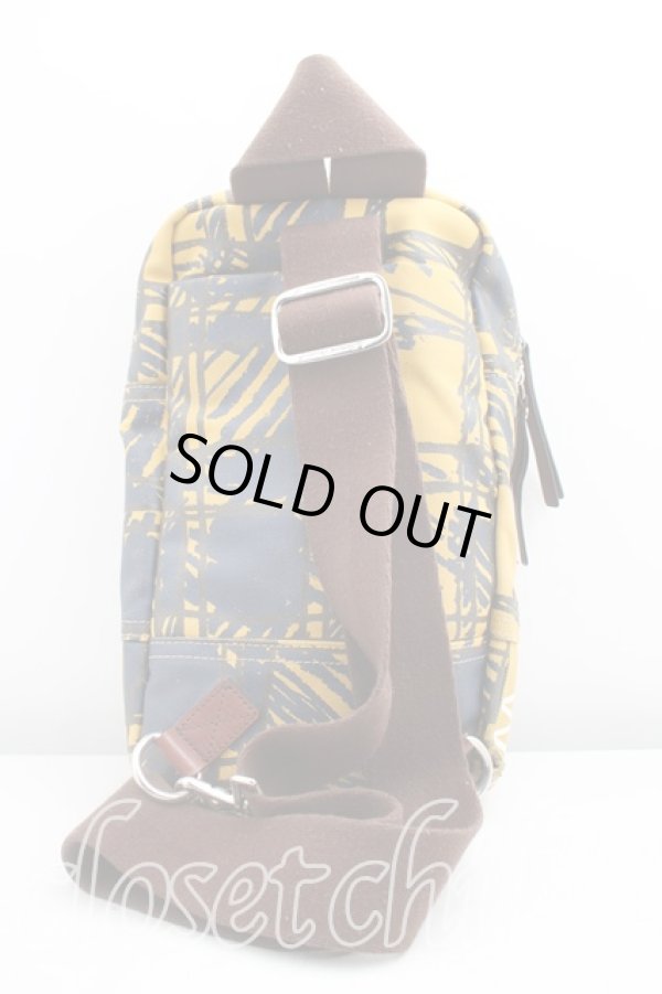 画像2: ヴィヴィアンウエストウッド MAN 中古 / ハンドドローチェックボディバッグ  黄色  H-26-01-18-047-ba-OD-ZH (2)