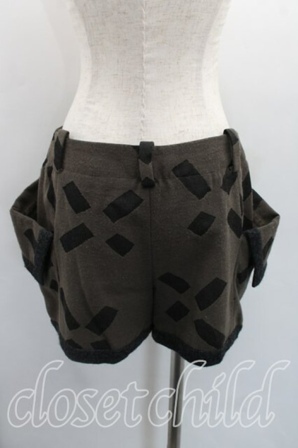 画像4: ヴィヴィアンウエストウッド 中古 / 総柄フラップセットアップ 2（9号相当） カーキ  H-26-03-22-017-su-OD-ZH (4)