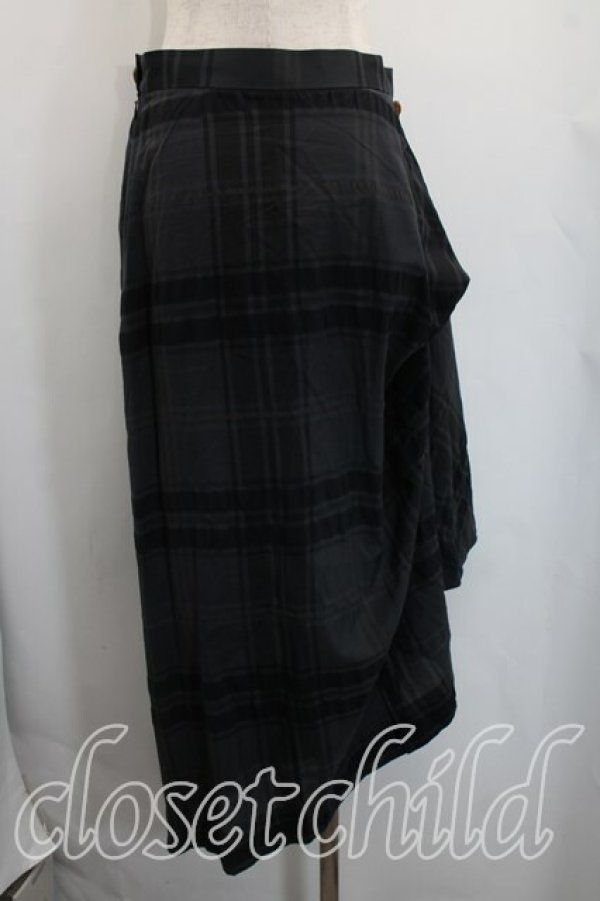 画像2: ヴィヴィアンウエストウッド 中古 / チェックロングスカート 2（9号相当） 黒  H-26-03-29-025-sk-OD-ZH (2)