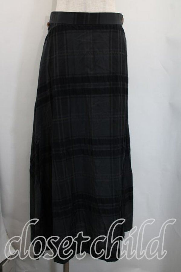 画像3: ヴィヴィアンウエストウッド 中古 / チェックロングスカート 2（9号相当） 黒  H-26-03-29-025-sk-OD-ZH (3)