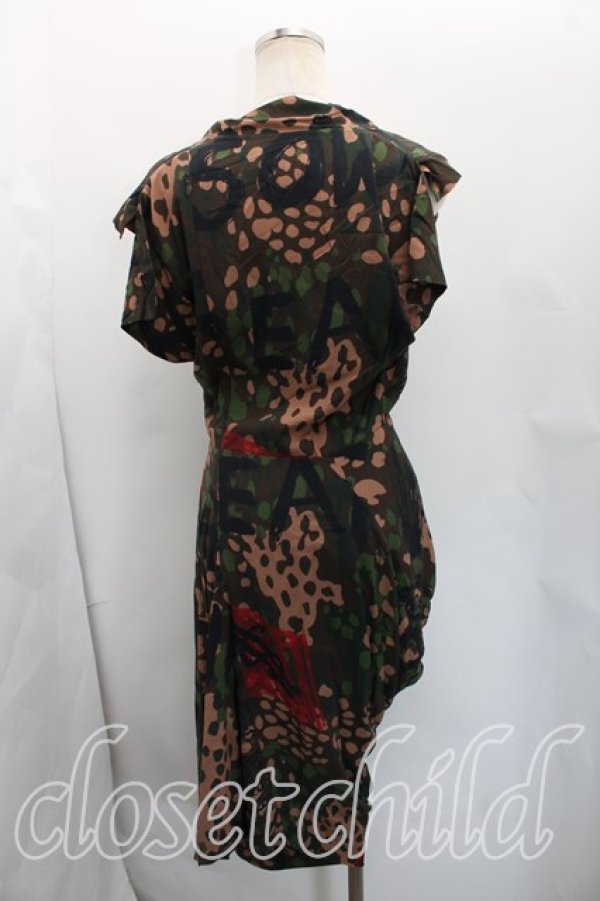 画像2: ヴィヴィアンウエストウッド 中古 / カモフラージュワンピース 40（9号相当） カーキ  H-26-03-29-003-op-OD-ZH (2)