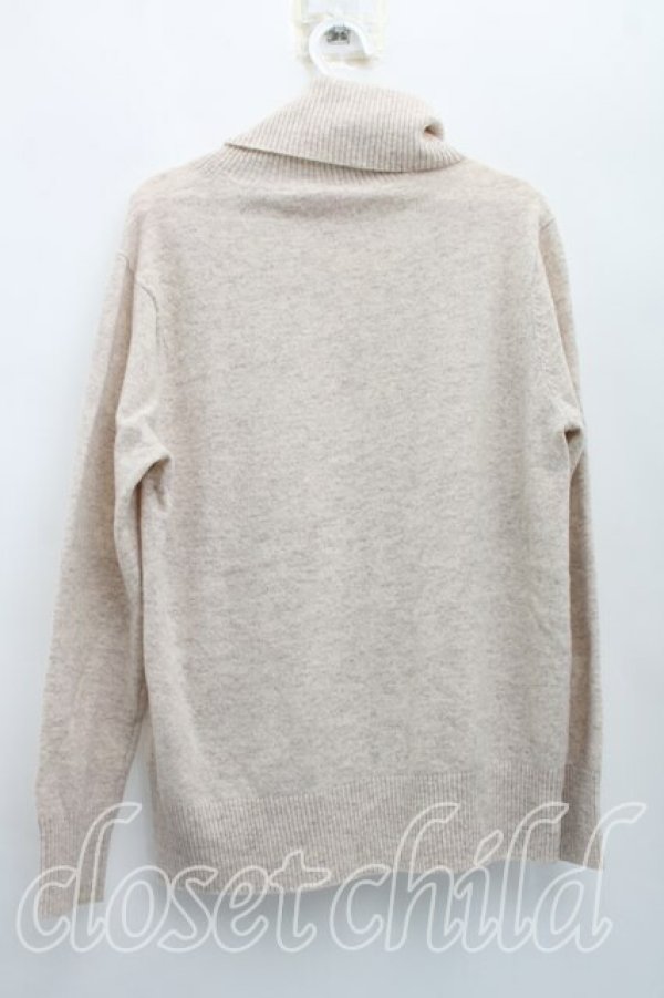 画像2: ヴィヴィアンウエストウッド 中古 / 単色オーブ刺繍タートルニット 2（9号相当） ベージュ  H-26-03-29-015-to-OD-ZH (2)