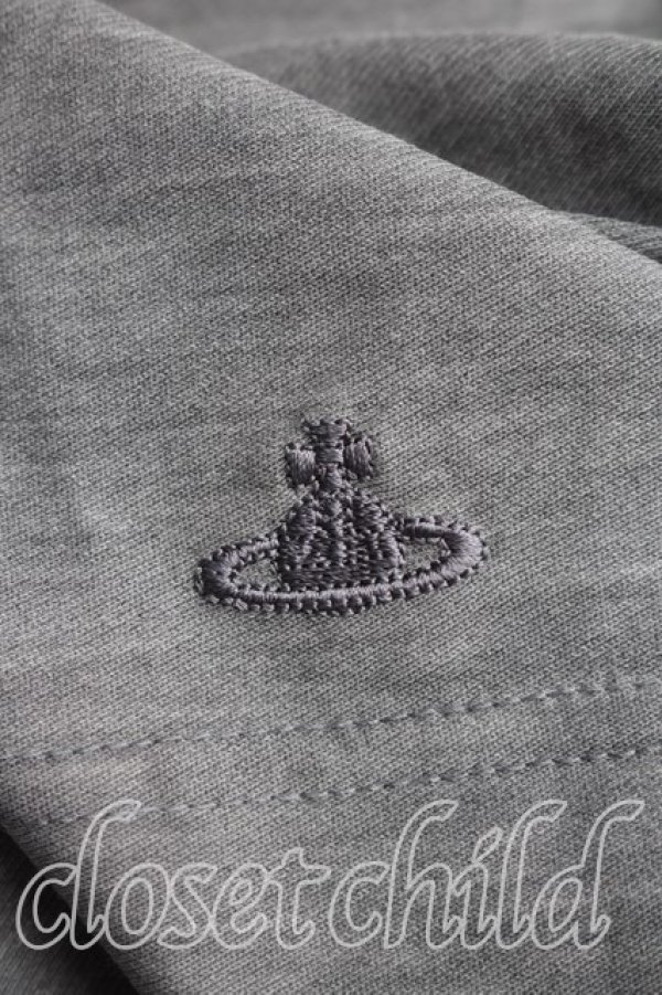 画像6: ヴィヴィアンウエストウッド 中古 / 単色オーブ刺繍ボートネックワンピース 2（9号相当） 灰  H-26-04-05-006-op-OD-ZH (6)
