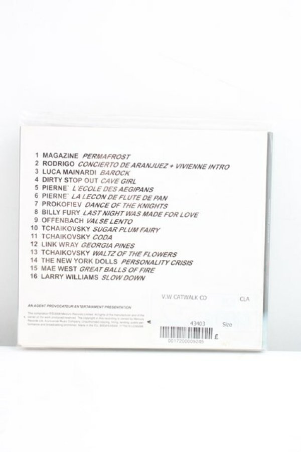 画像2: ヴィヴィアンウエストウッド 中古 / CatWalk BreakDown CD   H-26-04-05-117-gd-OD-ZH (2)