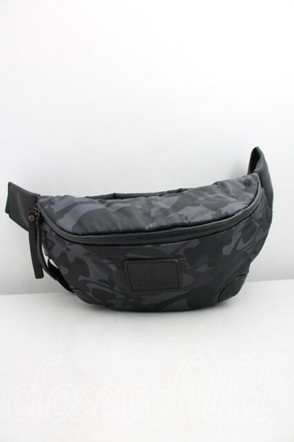 画像2: ヴィヴィアンウエストウッド MAN 中古 / カモフラボディバッグ  灰  H-26-04-12-030-ba-OD-ZH (2)