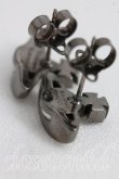 画像4: ヴィヴィアンウエストウッド 中古 / IRISバスレリーフピアス  ガンメタ  H-26-06-07-053-er-OD-ZH (4)