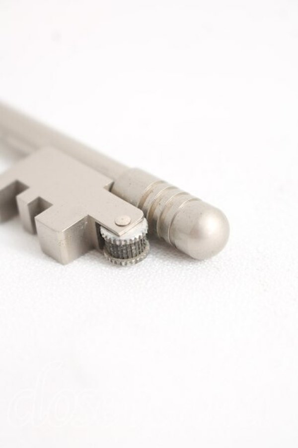 画像4: 【Vintage放出】ヴィヴィアンウエストウッド 中古 / key lighter  シルバー  H-26-07-25-008-gd-OD-ZH (4)