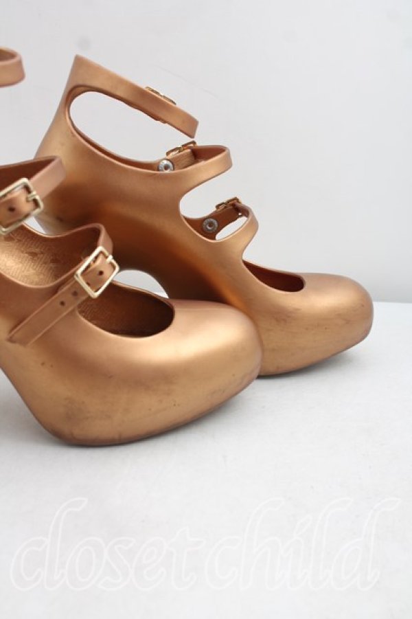 画像7: ヴィヴィアンウエストウッド×Melissa 中古 / 3ストラップエレベーテッド 37（23.5cm相当） ゴールド  H-26-08-30-022-sh-OD-ZH (7)