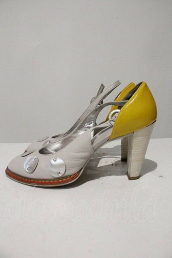 画像2: ヴィヴィアンウエストウッド 中古 / 2カラーデザインパンプス 約24cm(内側採寸) シルバーXイエロー  I-24-02-17-054-sh-HD-ZI (2)
