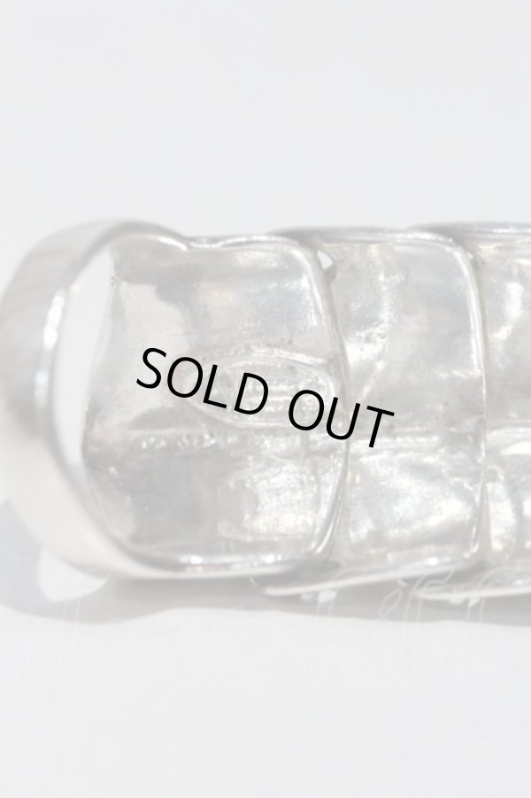 画像4: ヴィヴィアンウエストウッド 中古 / ACC armour ring M シルバー  I-24-06-26-041-ac-HD-ZI (4)