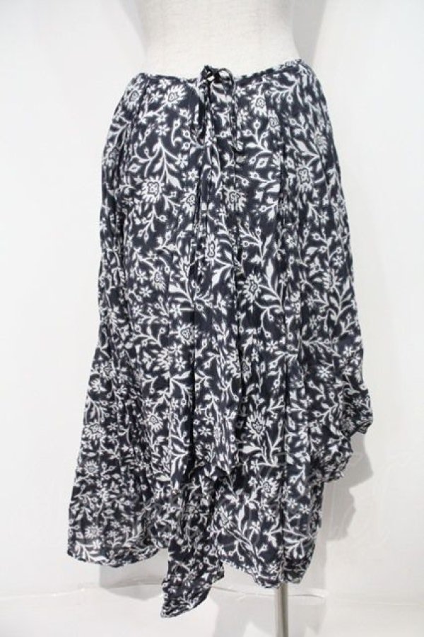 画像2: ANGLOMANIA 中古 / ボタニカル柄変形スカート 40 ネイビーX白  I-24-07-31-025-sk-HD-ZI (2)