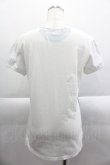 画像2: ヴィヴィアンウエストウッド 中古 / デニム風プリントTシャツ  白  I-25-03-31-024-to-HD-ZI (2)