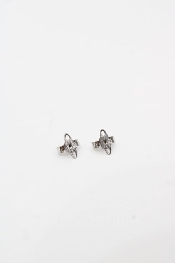 画像4: ヴィヴィアンウエストウッド 中古 / タイニーオーブピアス  シルバー  I-25-08-30-043-er-HD-ZI (4)