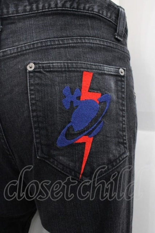 画像3: ヴィヴィアンウエストウッド MAN 中古 / 稲妻オーブ刺繍デニムパンツ 44 黒デニム  I-25-10-22-006-pa-HD-ZI (3)