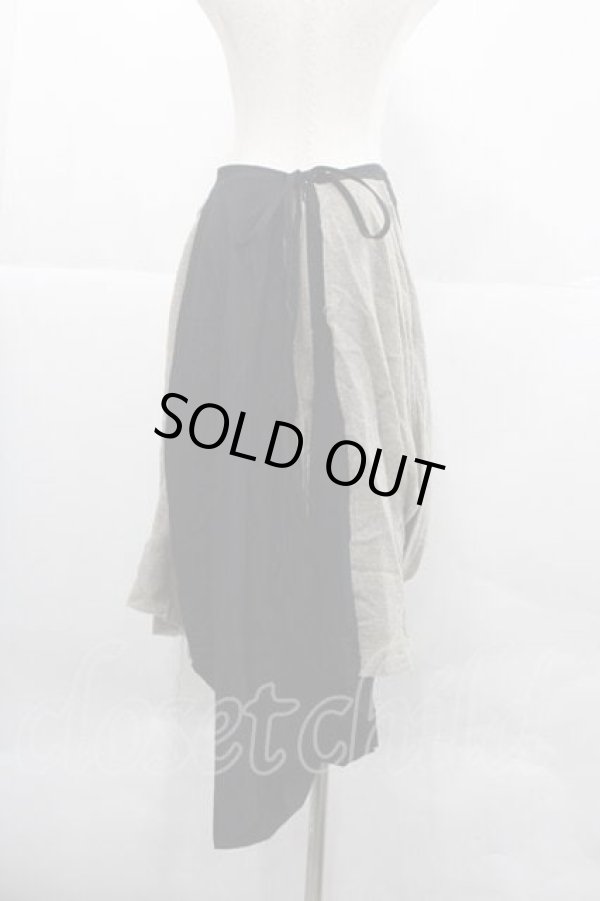 画像2: ヴィヴィアンウエストウッド 中古 / 2カラー重ネロングスカート 40 グレーＸ黒  I-25-12-24-029-sk-HD-ZI (2)