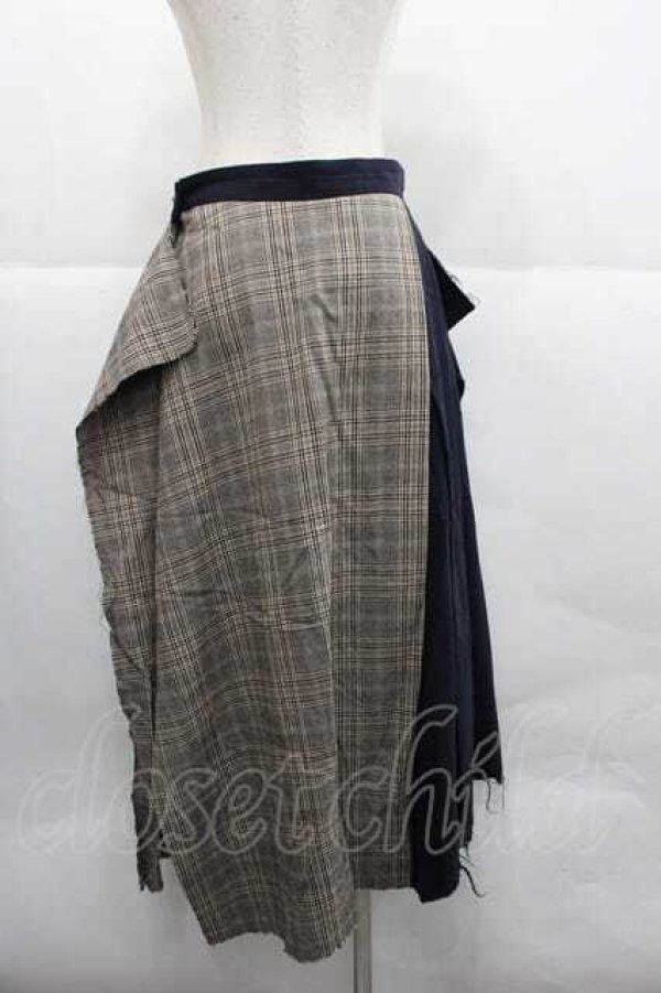 画像2: ヴィヴィアンウエストウッド 中古 / チェック切リ替エロングスカート M 紺  I-25-12-24-031-sk-HD-ZI (2)