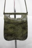 画像2: ヴィヴィアンウエストウッド 中古 / 総柄型押シショルダー  カーキ  I-25-12-24-039-ba-HD-ZI (2)