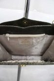 画像4: ヴィヴィアンウエストウッド 中古 / 総柄型押シショルダー  カーキ  I-25-12-24-039-ba-HD-ZI (4)