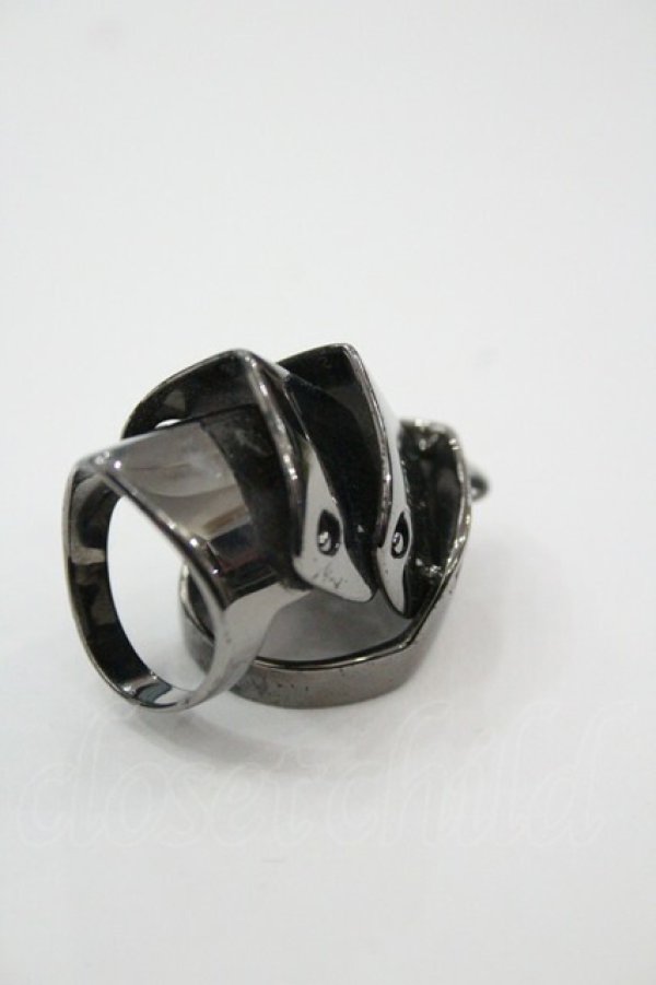 画像2: ヴィヴィアンウエストウッド 中古 / アーマーリング L ガンメタ  I-26-01-28-033-ac-HD-ZI (2)