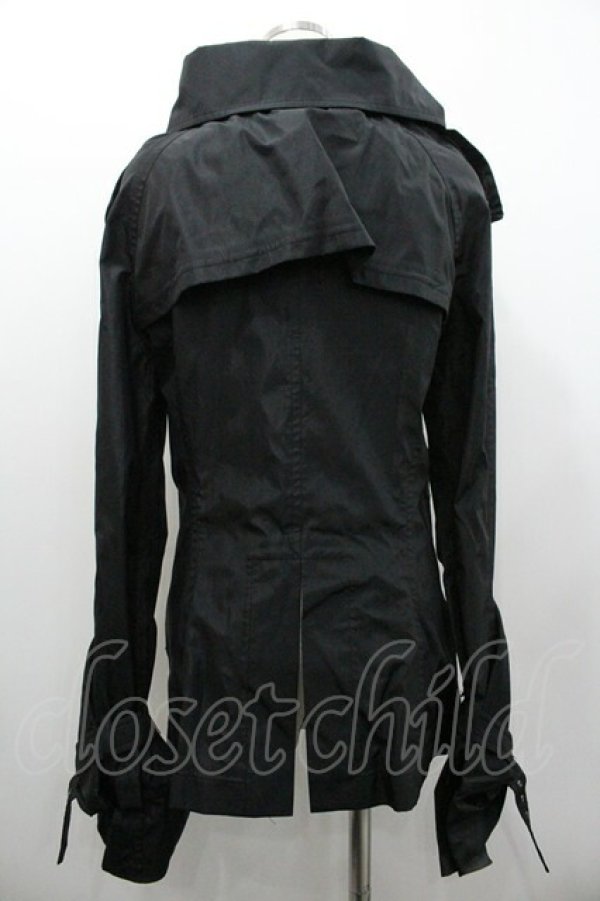 画像2: JUNYA WATANABE 中古 / Windstopper Deformed Trench Coat  ブラック  I-26-01-28-015-jc-HD-ZI (2)