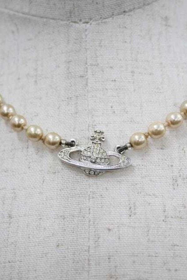 画像3: ヴィヴィアンウエストウッド 中古 / ミニバスレリーフパールチョーカー  シルバーＸベージュ  I-26-02-25-035-nl-HD-ZI (3)