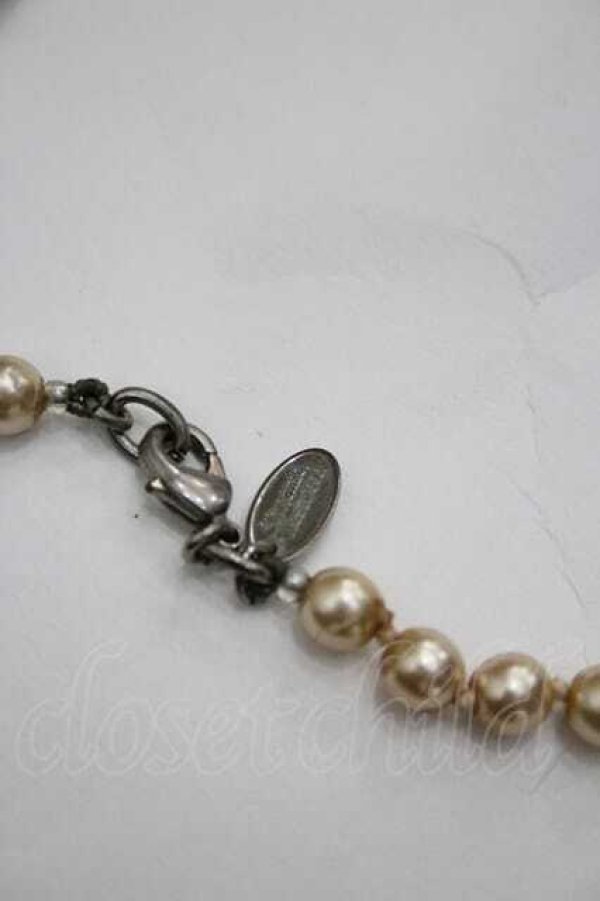 画像4: ヴィヴィアンウエストウッド 中古 / ミニバスレリーフパールチョーカー  シルバーＸベージュ  I-26-02-25-035-nl-HD-ZI (4)