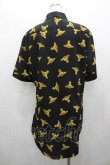 画像2: ヴィヴィアンウエストウッド 中古 / タイムマシンオーブ総柄半袖シャツ  黒Ｘゴールド  I-26-02-25-016-bl-HD-ZI (2)