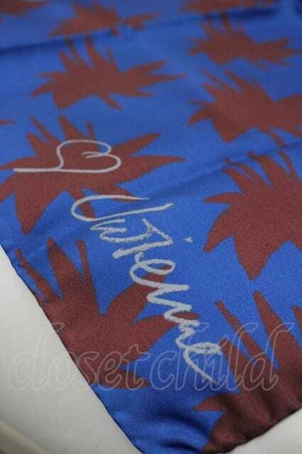 画像2: ヴィヴィアンウエストウッド 中古 / G サテンスカーフ  青ｘブラウンｘ黄色  I-26-02-28-049-gd-HD-ZI (2)