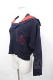 画像2: ヴィヴィアンウエストウッド 中古 / ムラ糸コットンセーラーカラークロップドトップ 00 ネイビーＸ赤  I-26-04-22-008-to-HD-ZI (2)