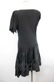 画像2: ヴィヴィアンウエストウッド 中古 / 裾切替エ半袖カットワンピース 2 黒  I-26-05-20-040-op-HD-ZI (2)